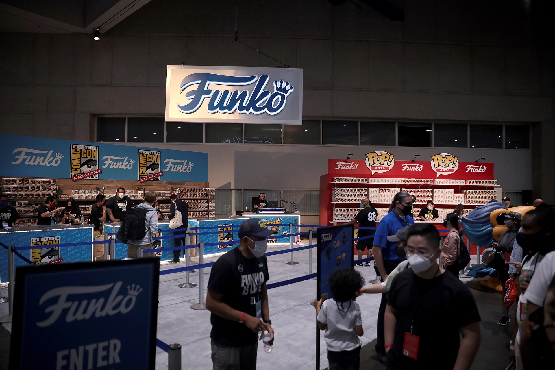 Présentoirs de boîtes de figurines Funko Pop sur le stand Funko d'un salon